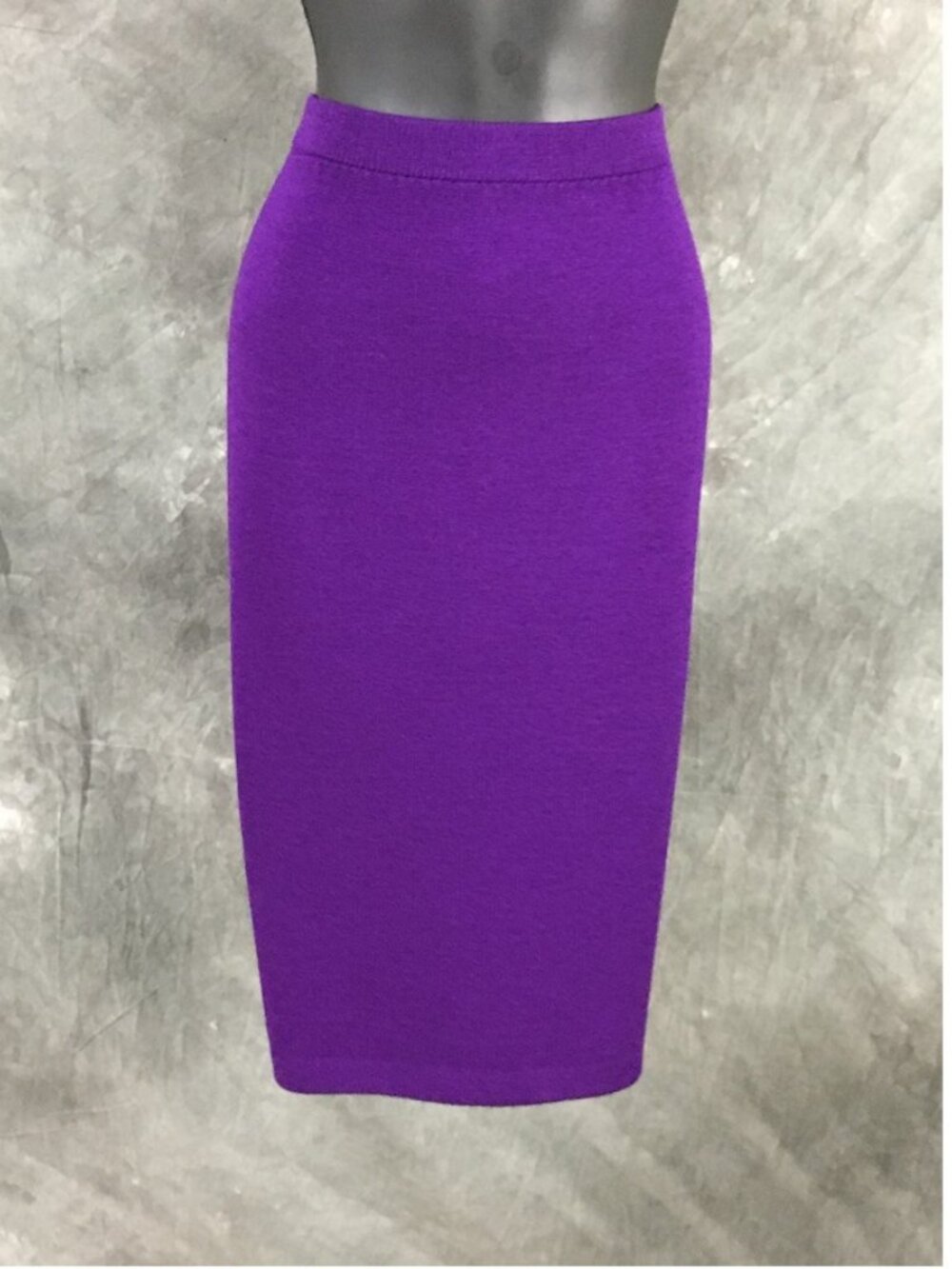 BEAUTIFUL St John collection knit purple jacket skirt suit size 6 - Picture 9 of 10